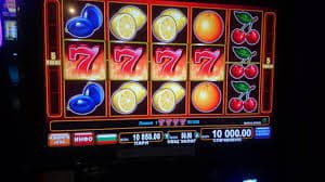 Kategori permainan slot dan live casino nana250 ditampilkan di layar tablet